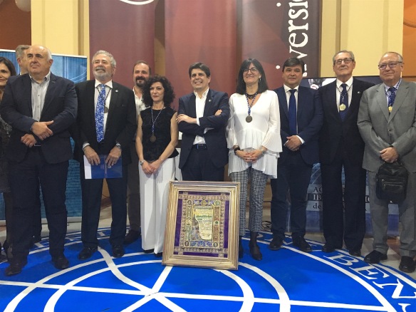Perianes junto a académicos y alcaldes de Huelva y Nerva.JPG